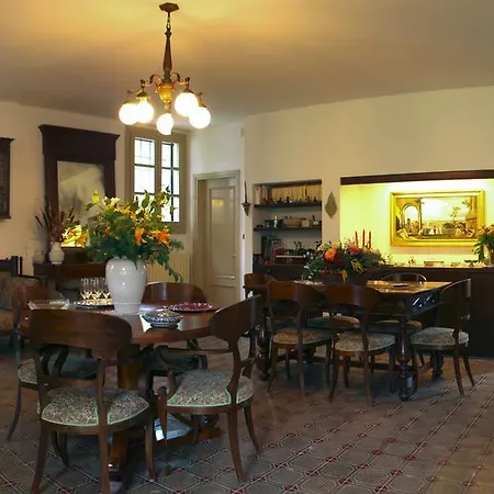 菲拉费罗住宿加早餐旅馆 3* 帕拉佐罗德罗斯泰尔