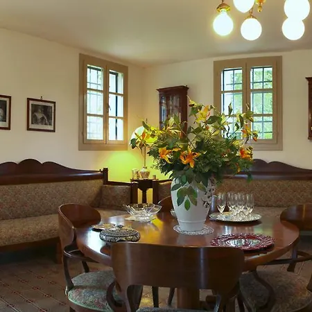 菲拉费罗住宿加早餐旅馆 住宿加早餐酒店 帕拉佐罗德罗斯泰尔